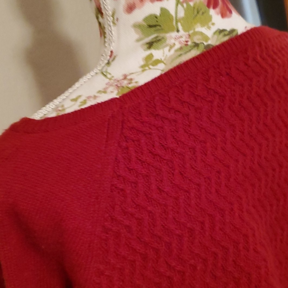 Red sweater - Picture 4 of 5